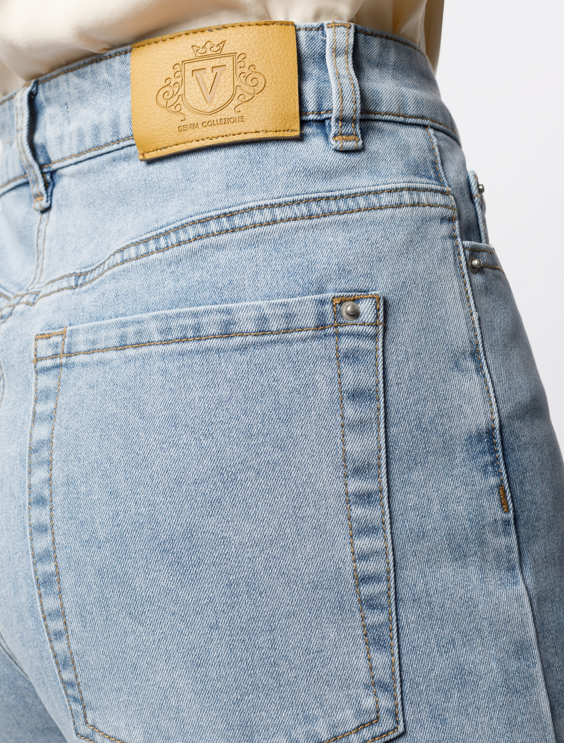 Джинсы mom-fit из эластичного денима D54.259 голубой