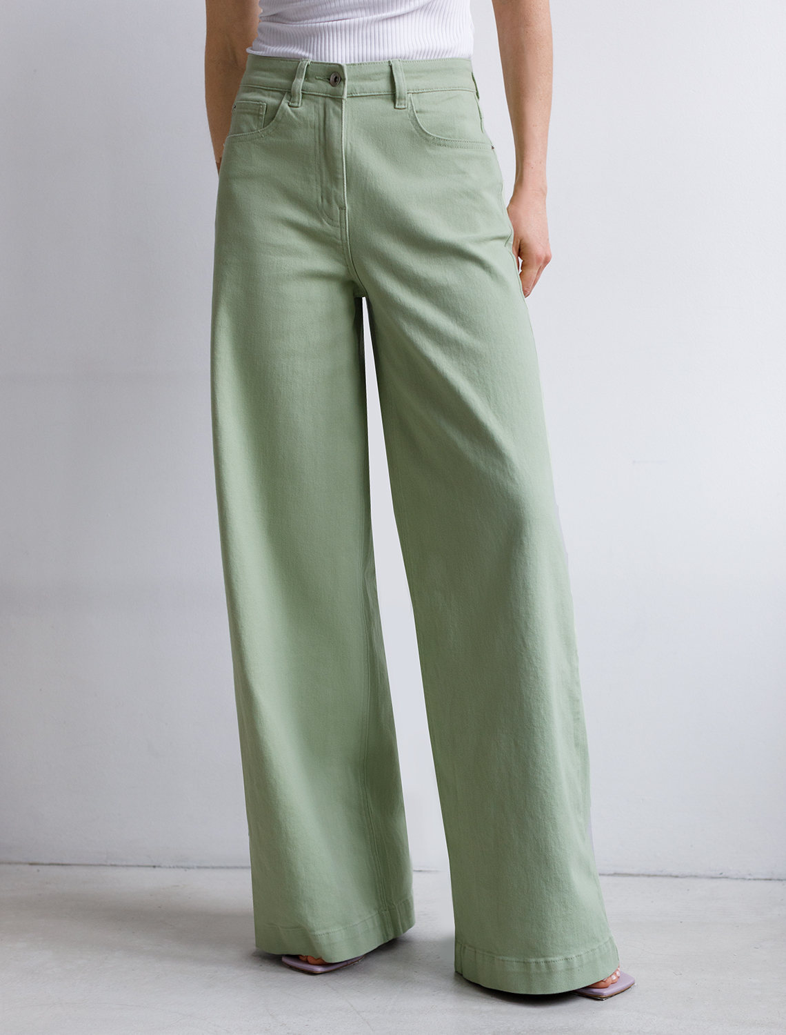 Джинсы из денима с эластаном D54.137 светло-оливковый