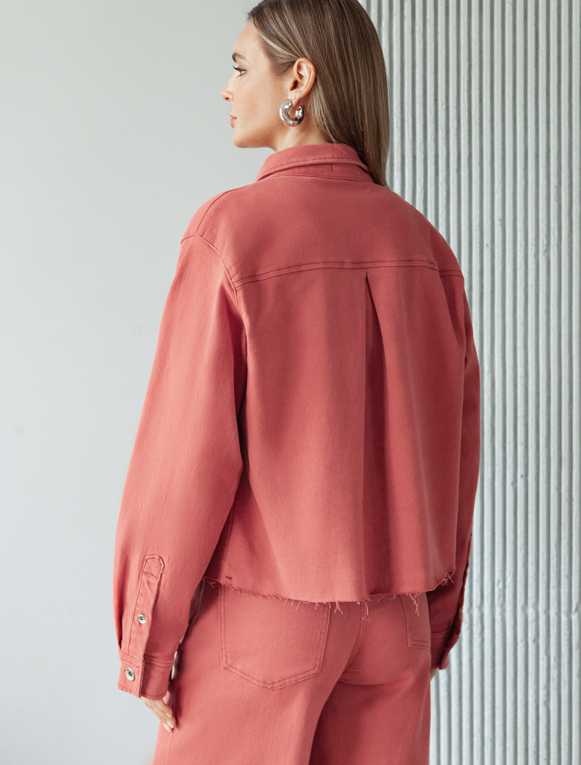 Куртка из денима с эластаном D51.033 темно-коралловый