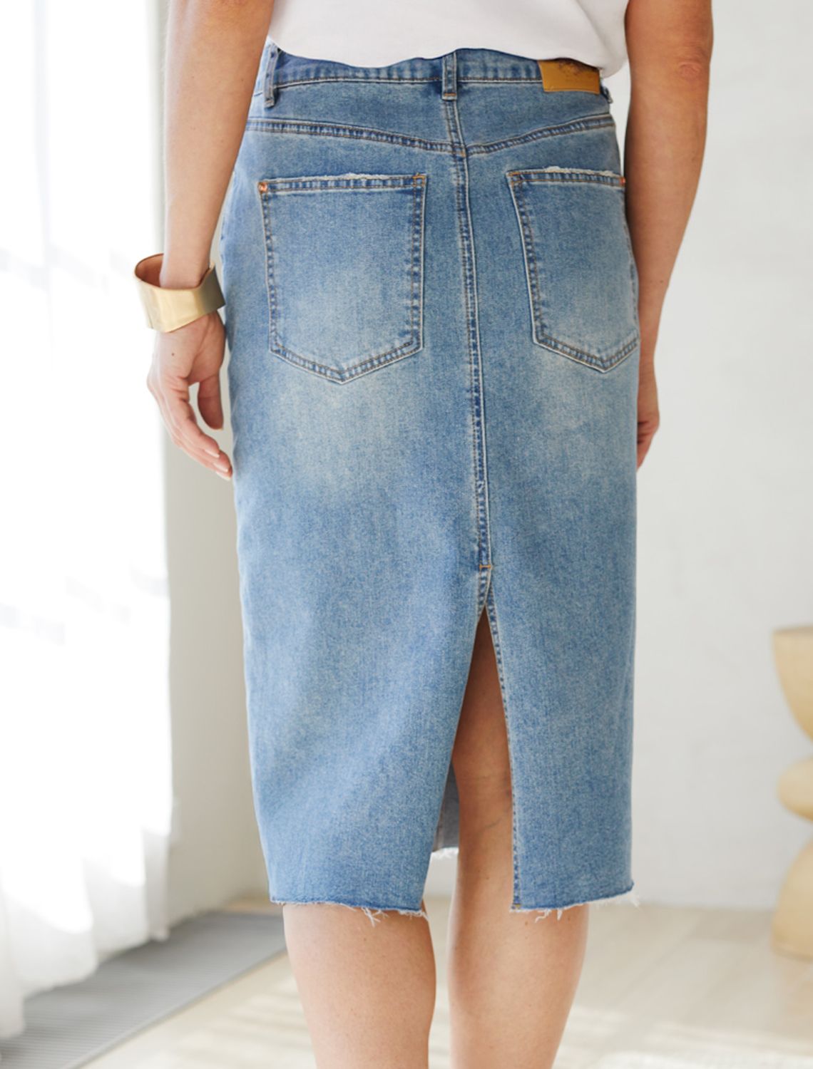 Юбка с ассиметричной застежкой из эластичного денима D56.119 синий