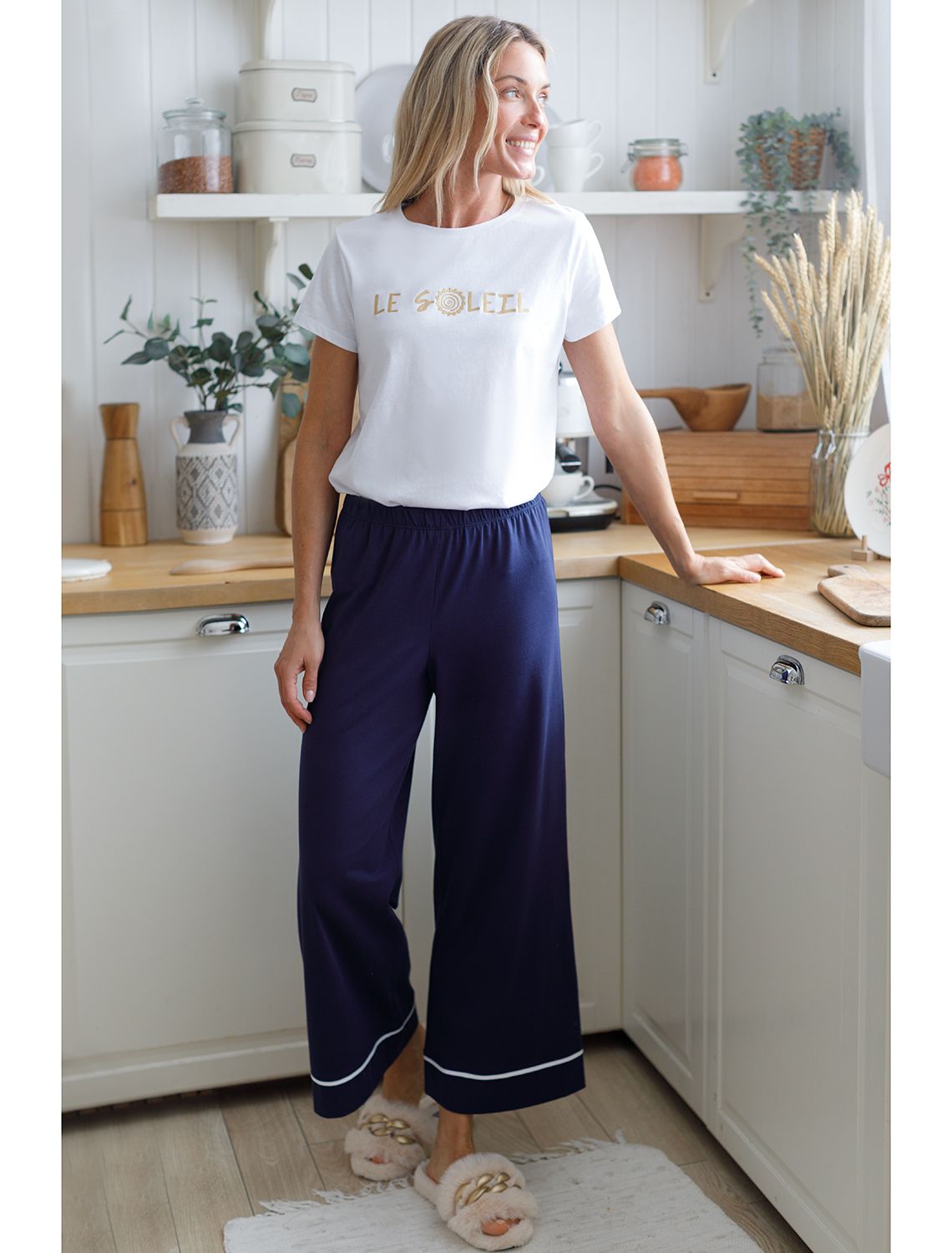 Ст.цена 990р Футболка из 100% хлопка с авторским принтом D49.092 белый_le_soleil