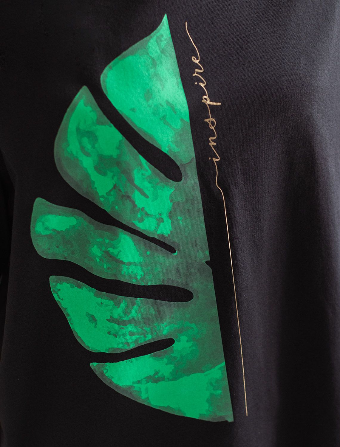 Ст.цена 990р Футболка из премиального хлопка с авторским принтом D49.089 черный_inspire