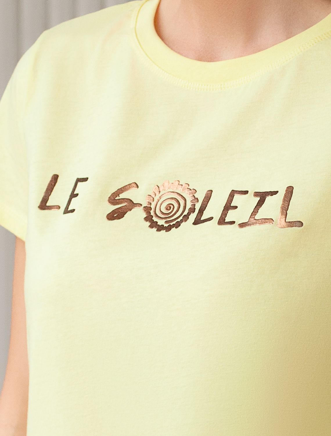 Ст.цена 990р Футболка из 100% хлопка с авторским принтом D49.092 лимонный_le_soleil