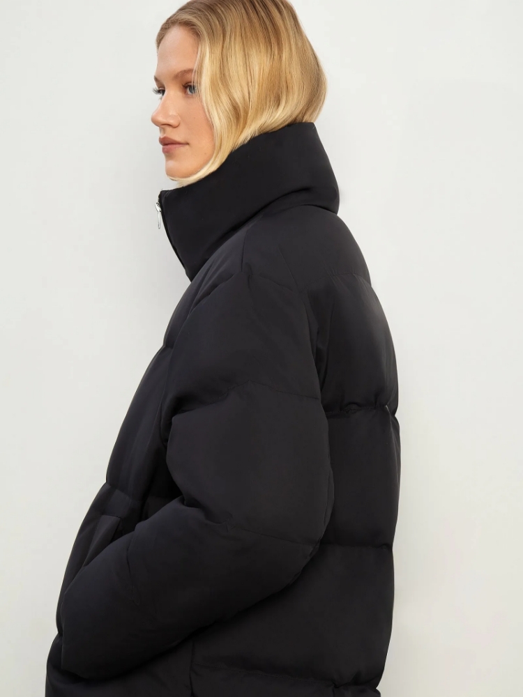 Пуховик с натуральным пухом и пером ,
100% полиэстер ,