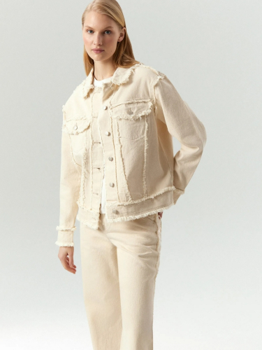 Джинсовая куртка oversize с бахромой ,
100% хлопок ,