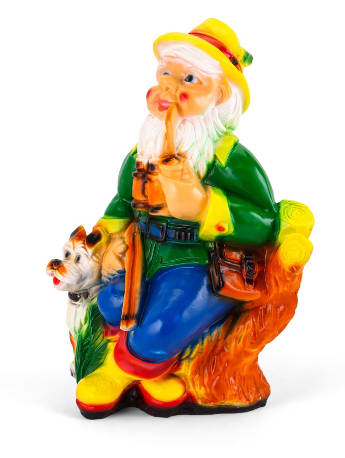 Садовая фигура из гипса «Гном - охотник», 30×40×70 см