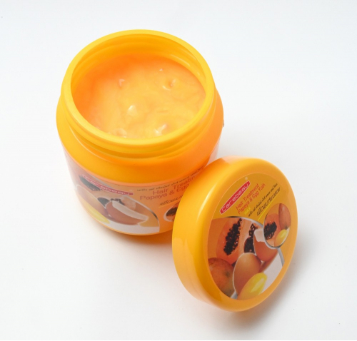 Восстанавливающая маска для волос ПАПАЙЯ И ЯИЧНЫЙ ЖЕЛТОК Carebeau Hair Treatment Papaya & Egg Yolk, 500 мл. Таиланд