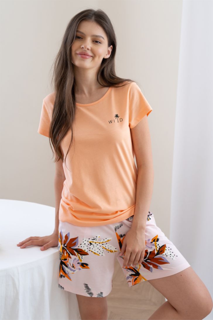 Футболка полуприлегающего силуэта с коротким рукавом