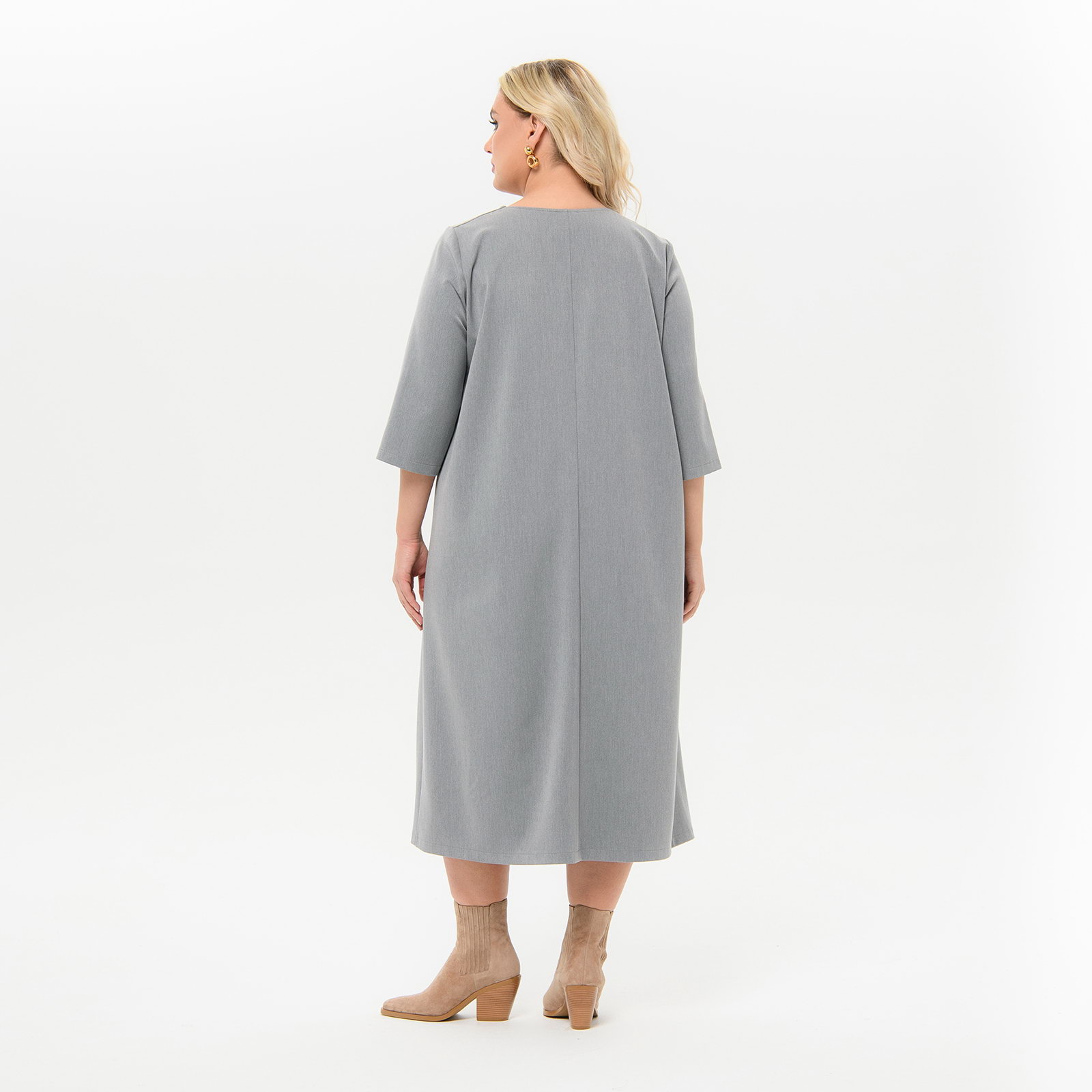 Платье миди с вырезом