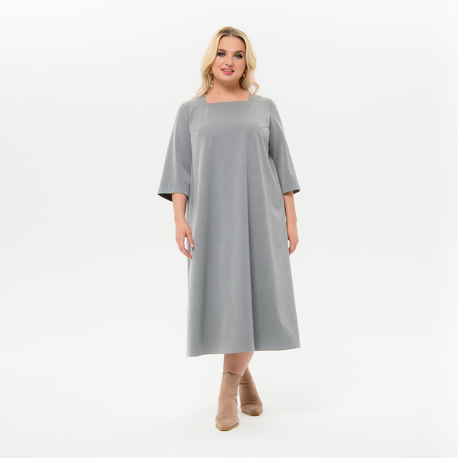 Платье миди с вырезом