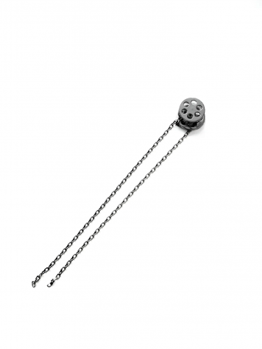 Серебряная моносерьга двусторонняя «Кинолента» black