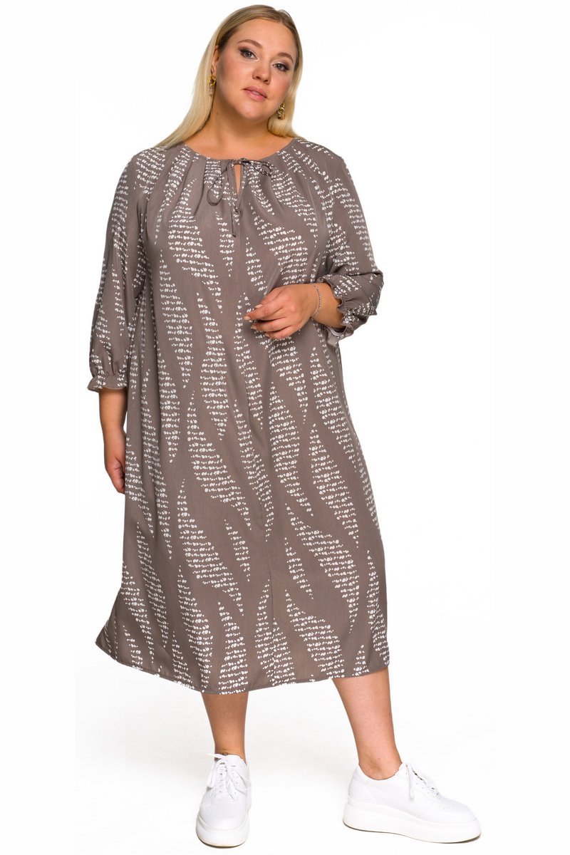 Платье с защипами по горловине, кофейное с белой абстракцией