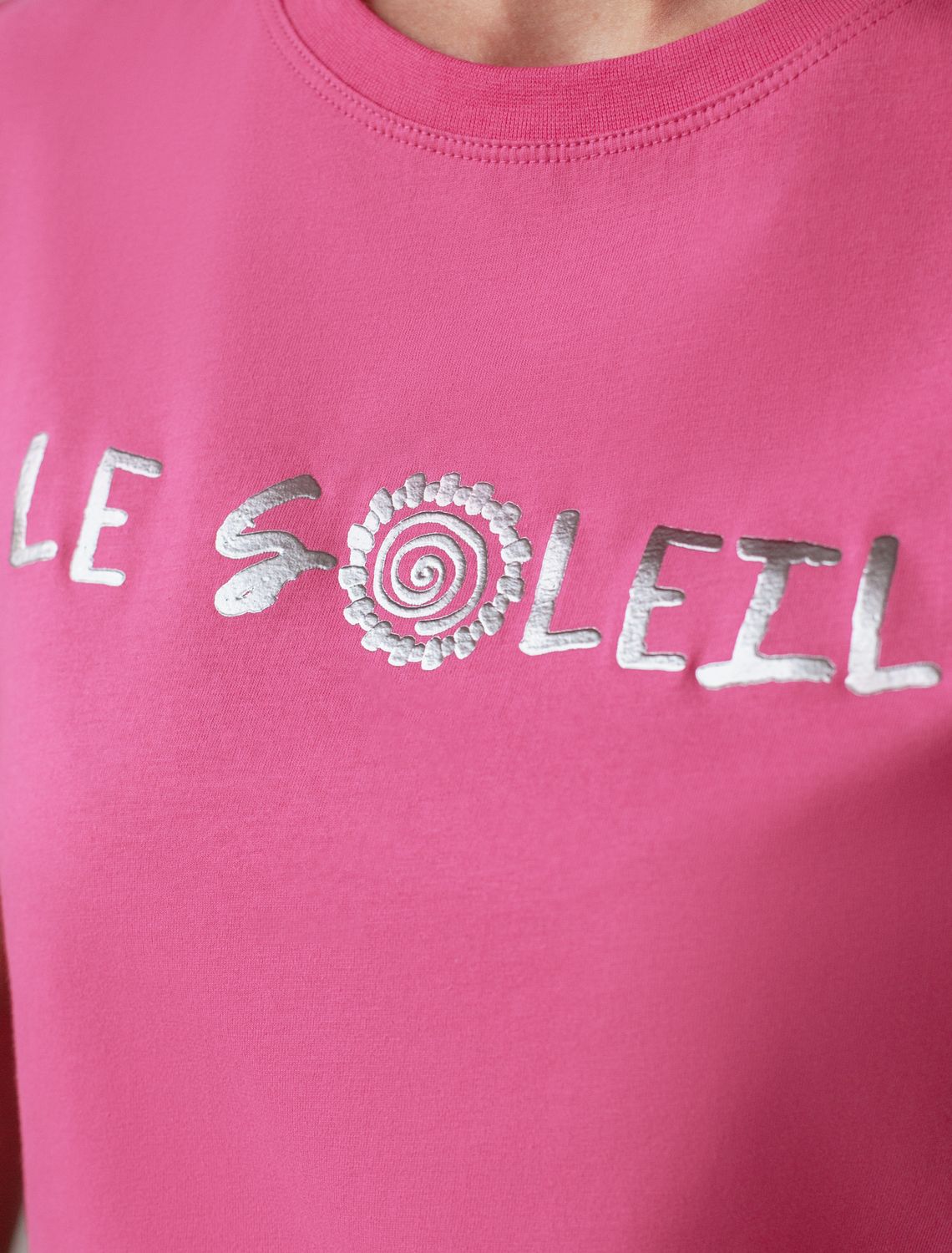 Ст.цена 990р Футболка из 100% хлопка с авторским принтом D49.092 розовая фуксия_le_soleil