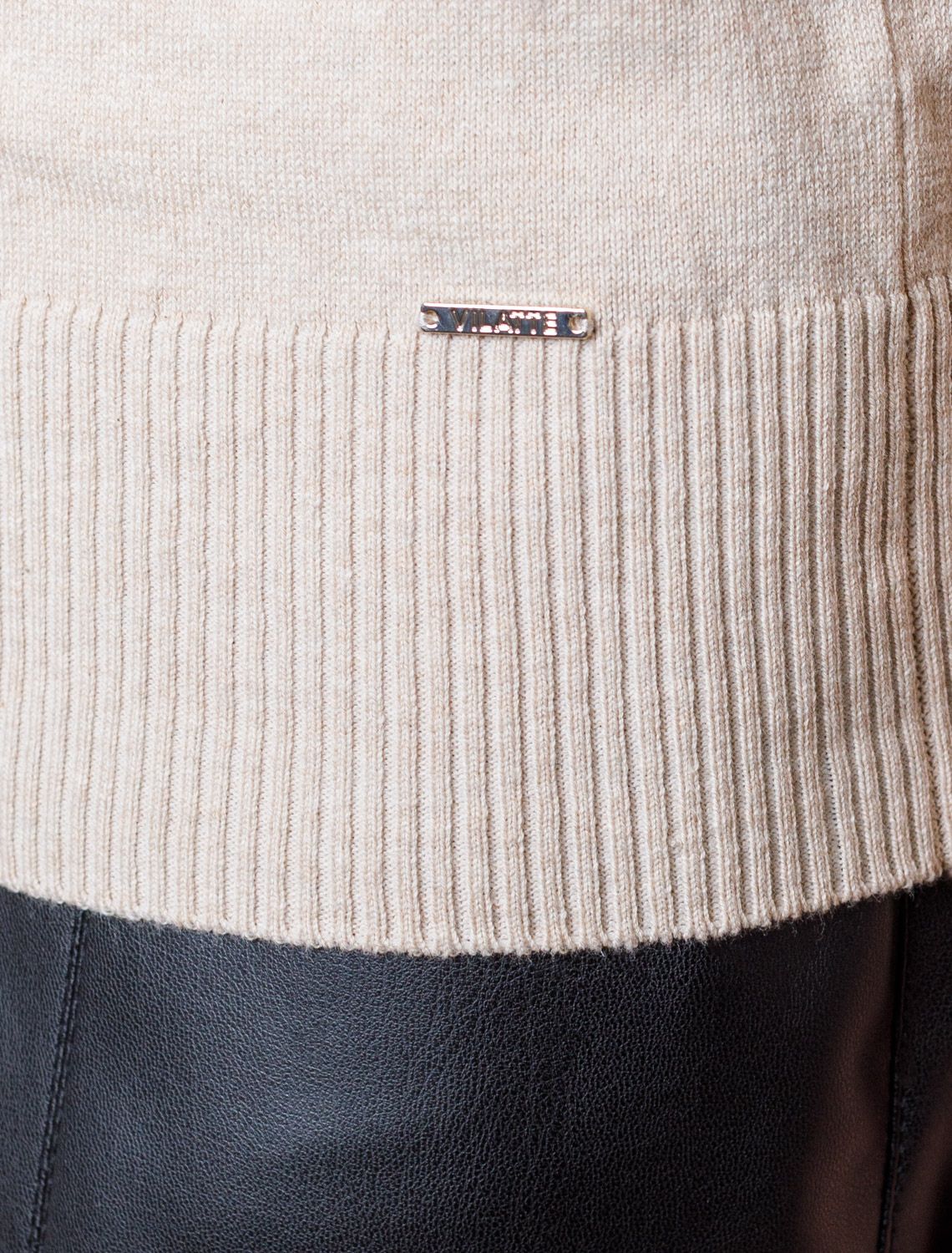 Ст.цена 1750р Джемпер тонкой вязки из хлопка с нейлоном D34.201 бежевый меланж