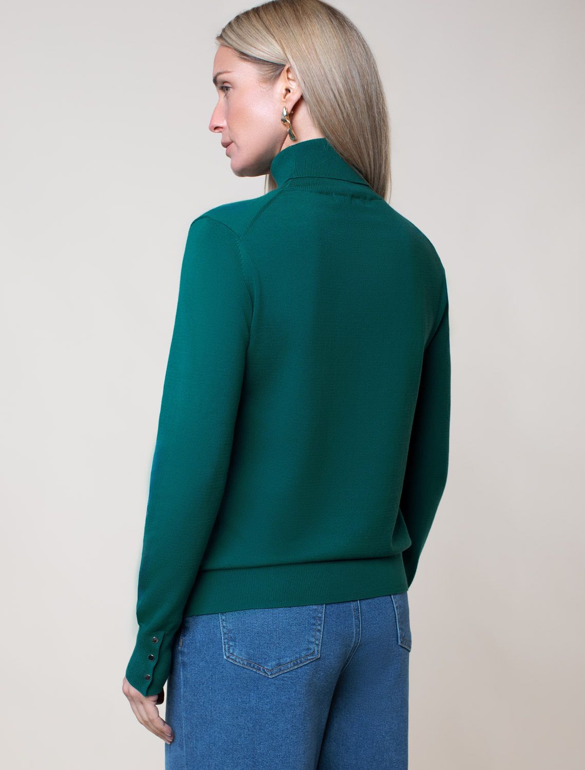 Ст.цена 1890р Водолазка тонкой вязки из хлопка с нейлоном D34.197 зеленый