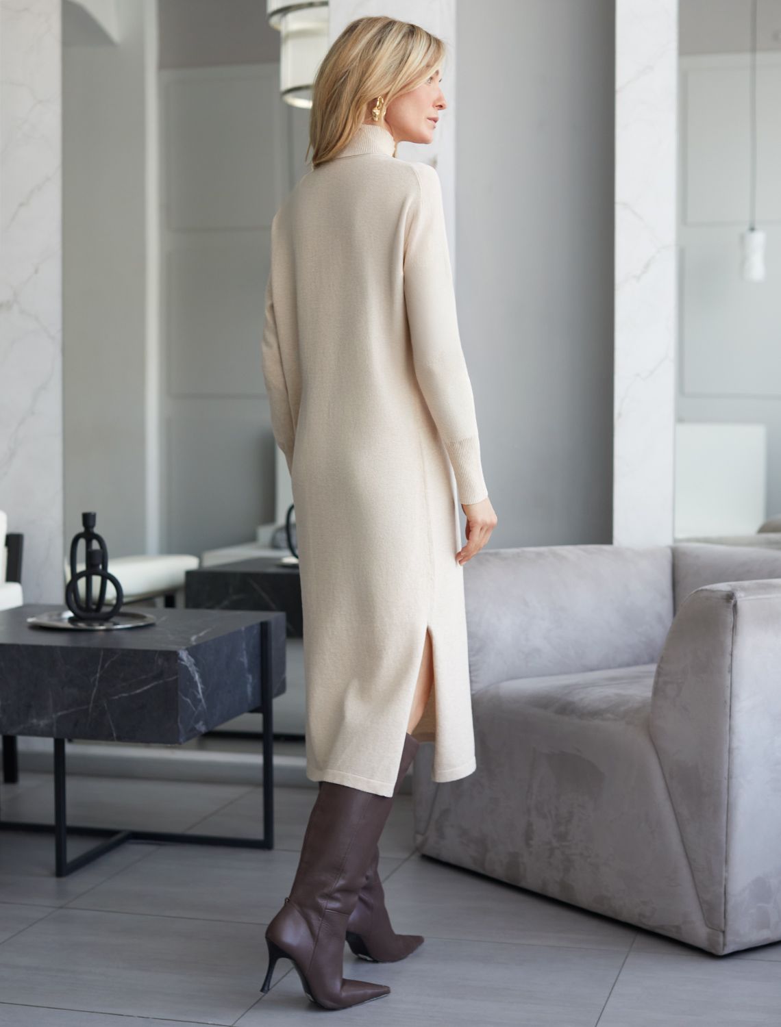 Ст.цена 2690р Платье тонкой вязки из хлопка с нейлоном D32.106 бежевый меланж