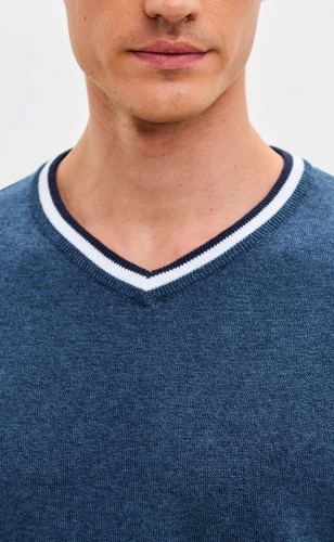 Пуловер однотонный мужской с V-образной горловиной F021-15-0046 jeans melange