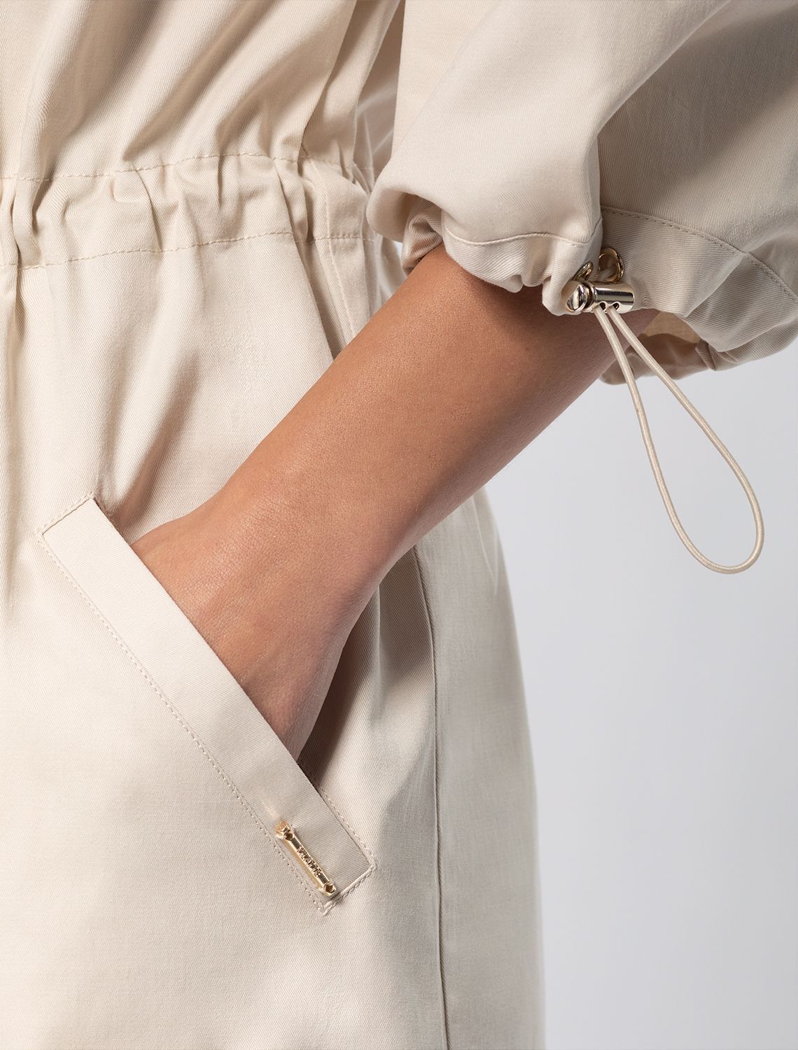 Ст.цена 3690р Платье на кулисе с регуляторами из хлопка с эластаном D22.217 светло-бежевый