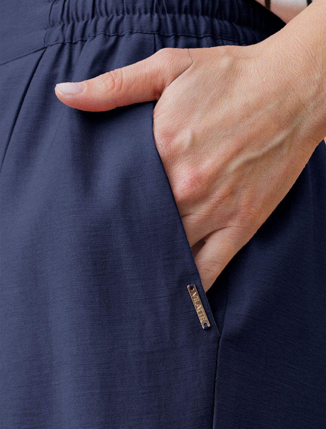 Ст.цена 2590р Брюки из плотного лиоцелла D24.265 темно-синий