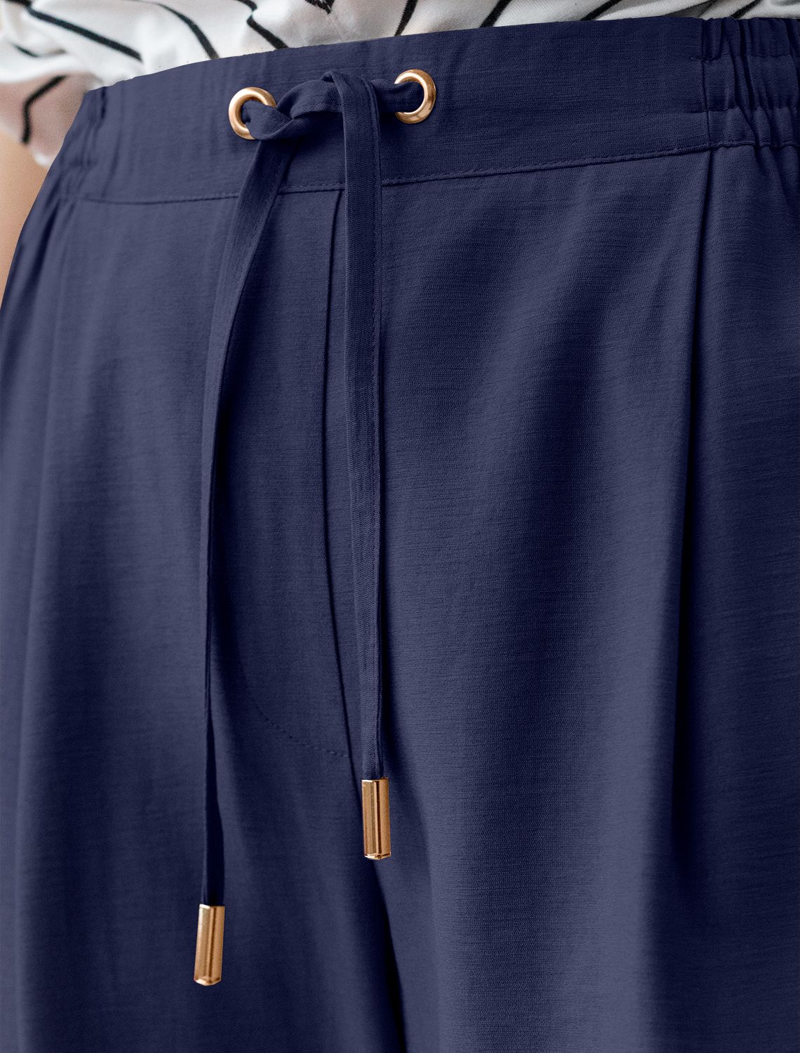 Ст.цена 2590р Брюки из плотного лиоцелла D24.265 темно-синий