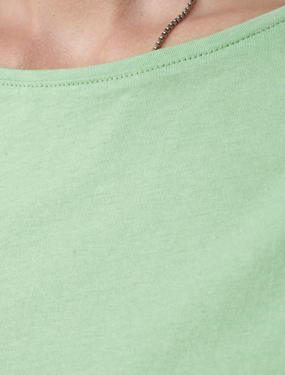 Футболка с цельнокроеным рукавом D49.088 фисташковый