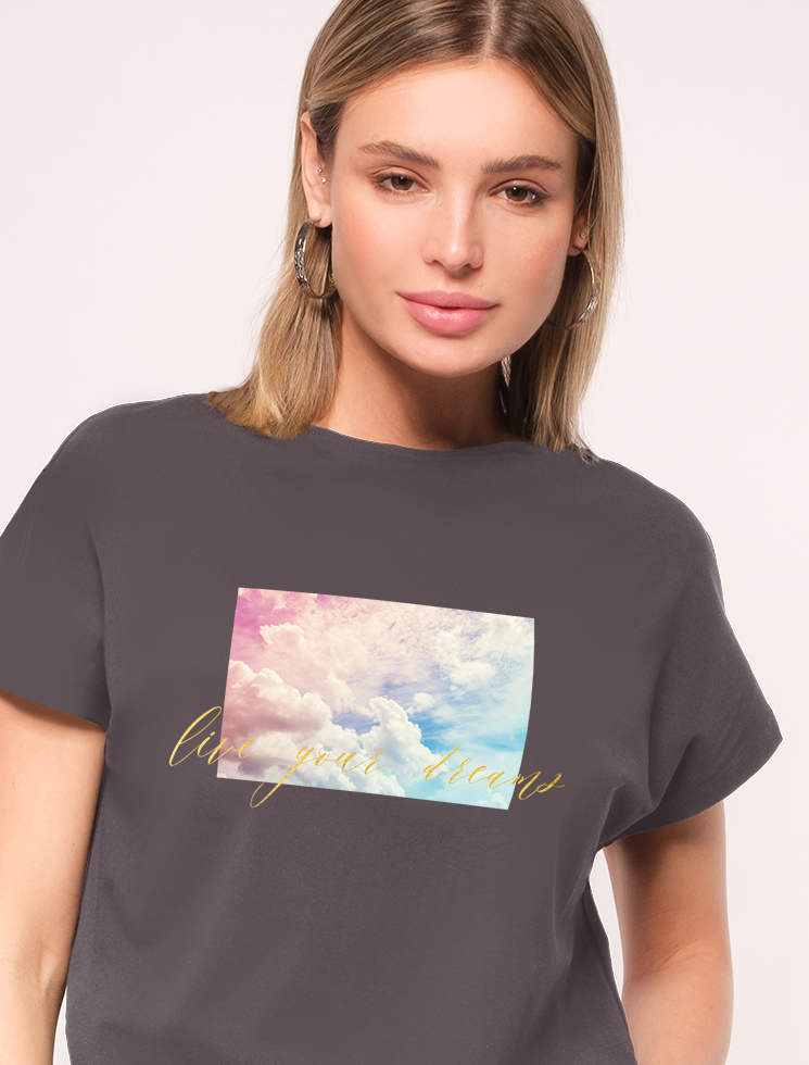 Ст.цена 1290р Футболка из хлопкового облегченного полотна с авторским принтом D49.020 серый_небо