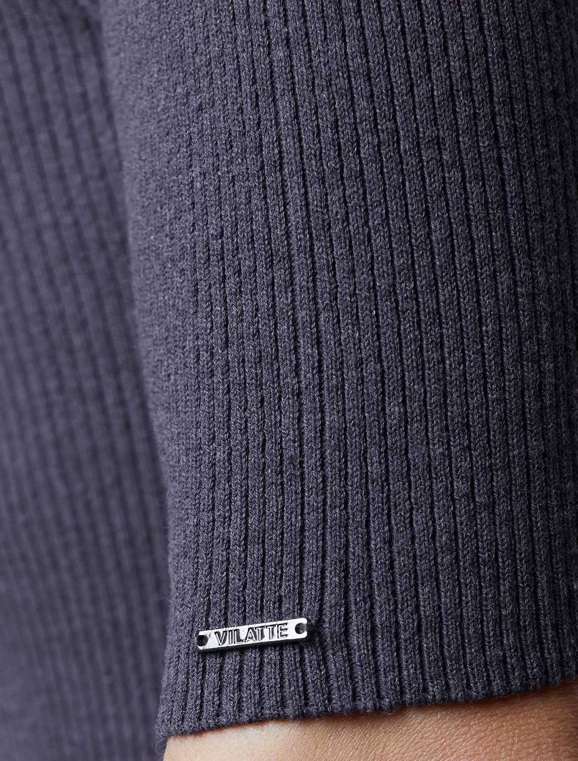 Водолазка тонкой вязки в рубчик из хлопка с нейлоном D34.198 серый меланж