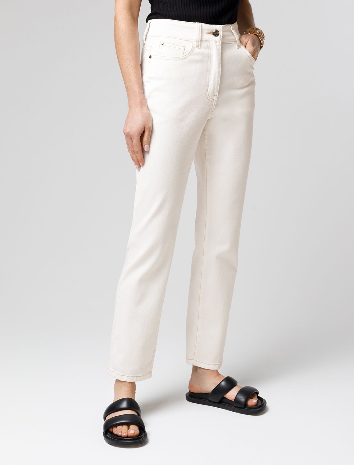 Ст.цена 2690р Прямые джинсы из эластичного денима D54.092 белый