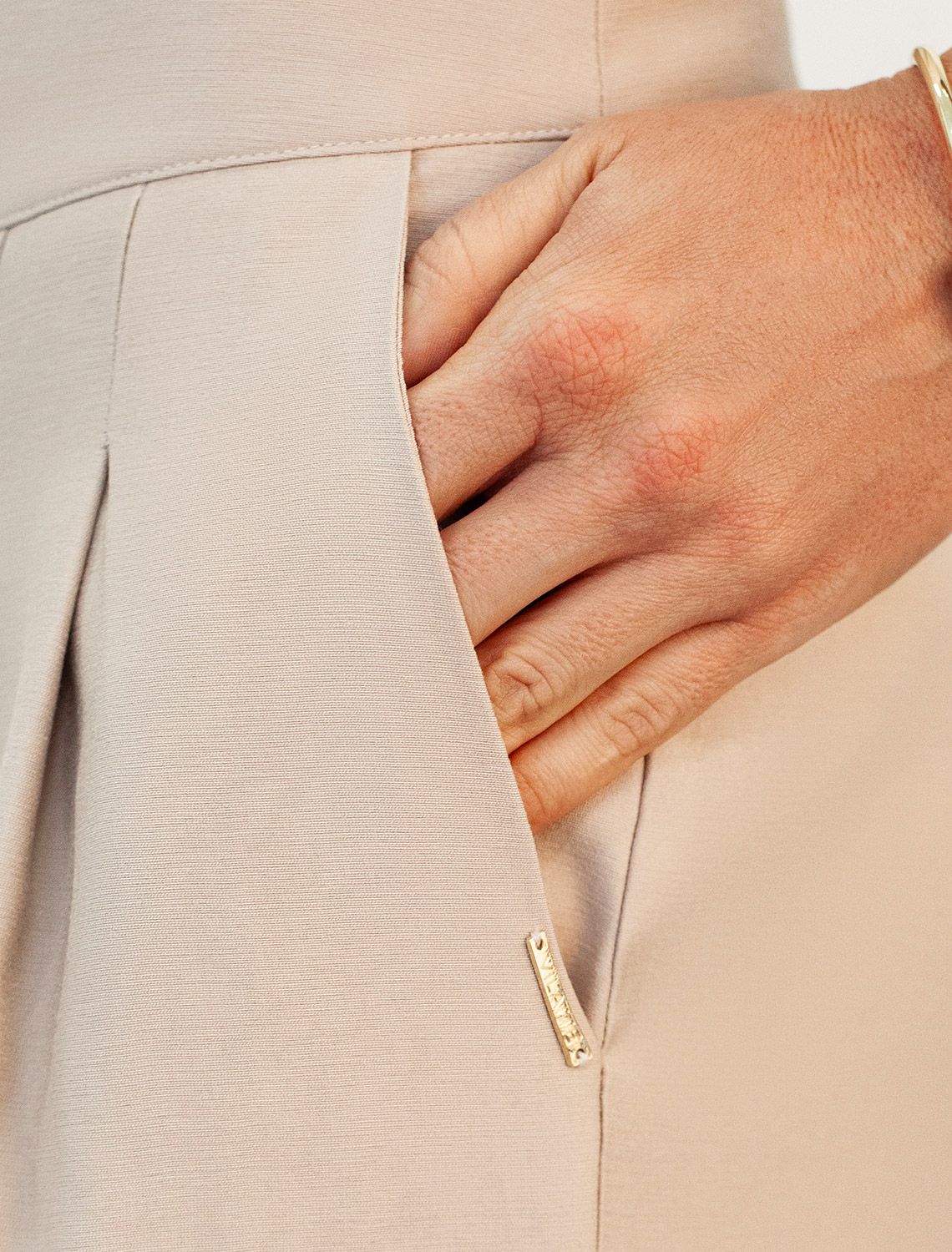 Ст.цена 2890р Брюки-палаццо из плотного лиоцелла D24.267 светло-бежевый