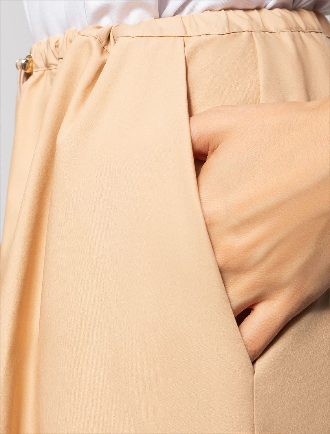 Ст.цена 1990р Юбка карго с кулисой внизу и резинкой на поясе из плотного поплина D26.176 бежевый