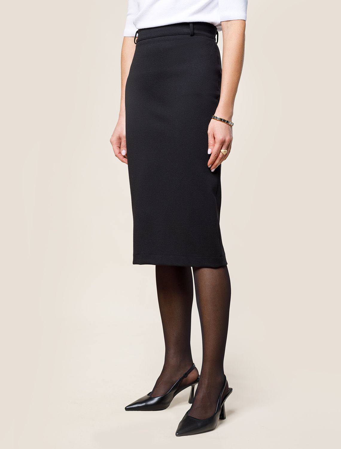 Ст.цена 1990р Юбка-карандаш из плотного джерси D46.035 черный