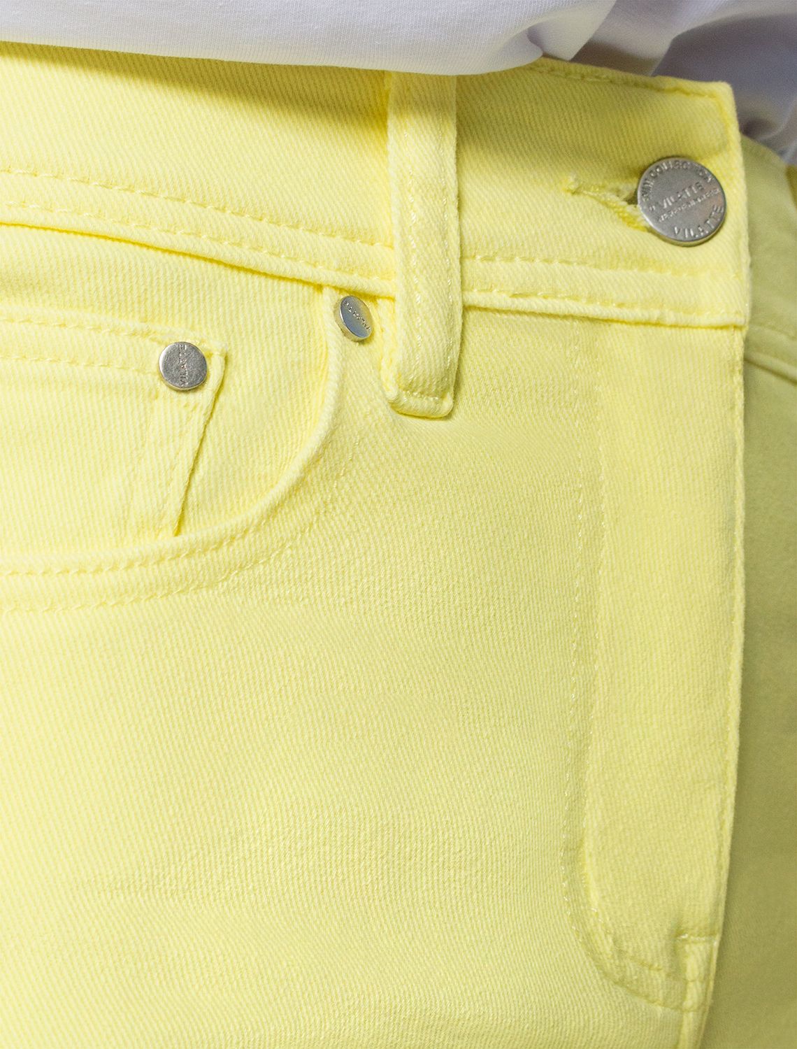 Ст.цена 2490р Укороченные прямые джинсы из супер-эластичного денима D54.059 лимонный желтый