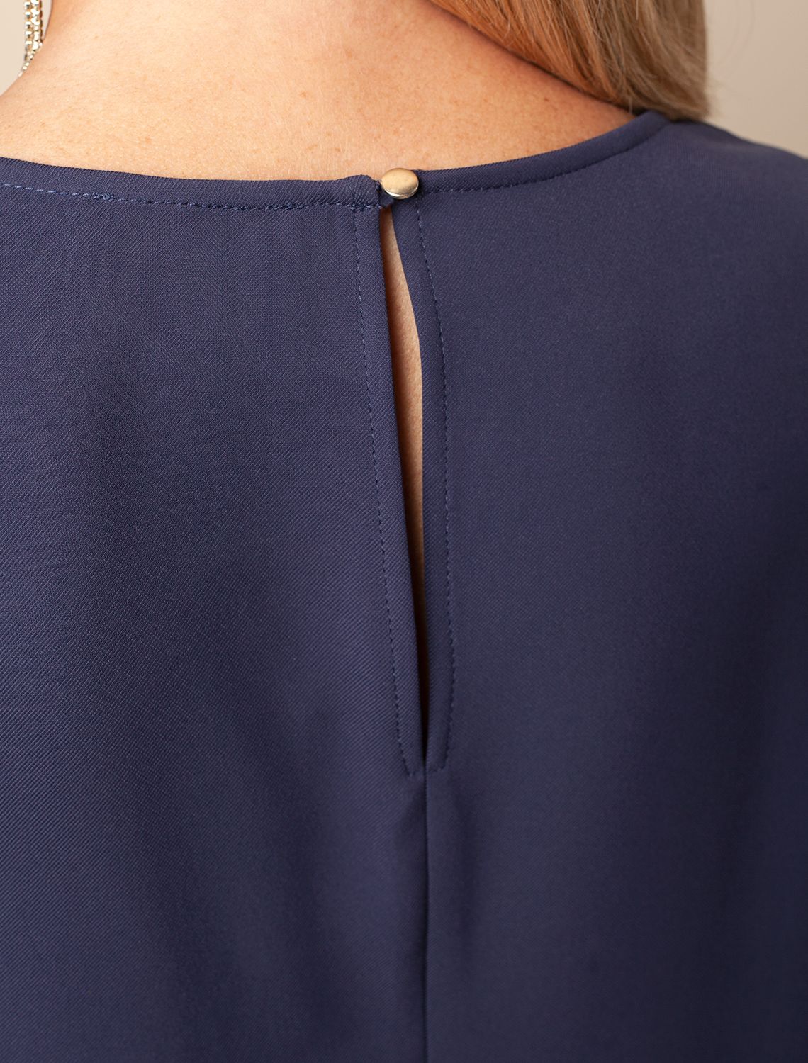 Ст.цена 2890р Платье из плотного струящегося крепа D22.530 т.синий