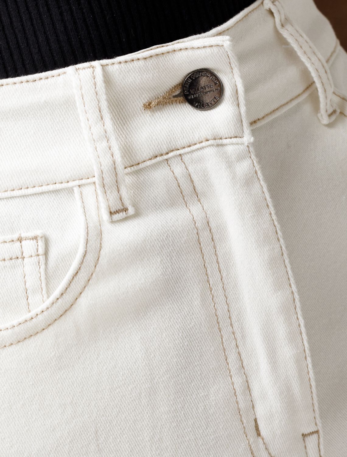 Ст.цена 2690р Прямые джинсы из эластичного денима D54.092 белый