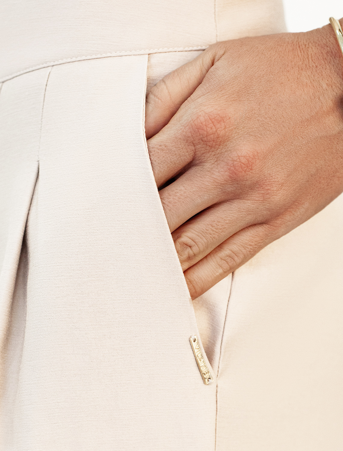 Ст.цена 2890р Брюки-палаццо из плотного лиоцелла D24.267 кокосово-молочный