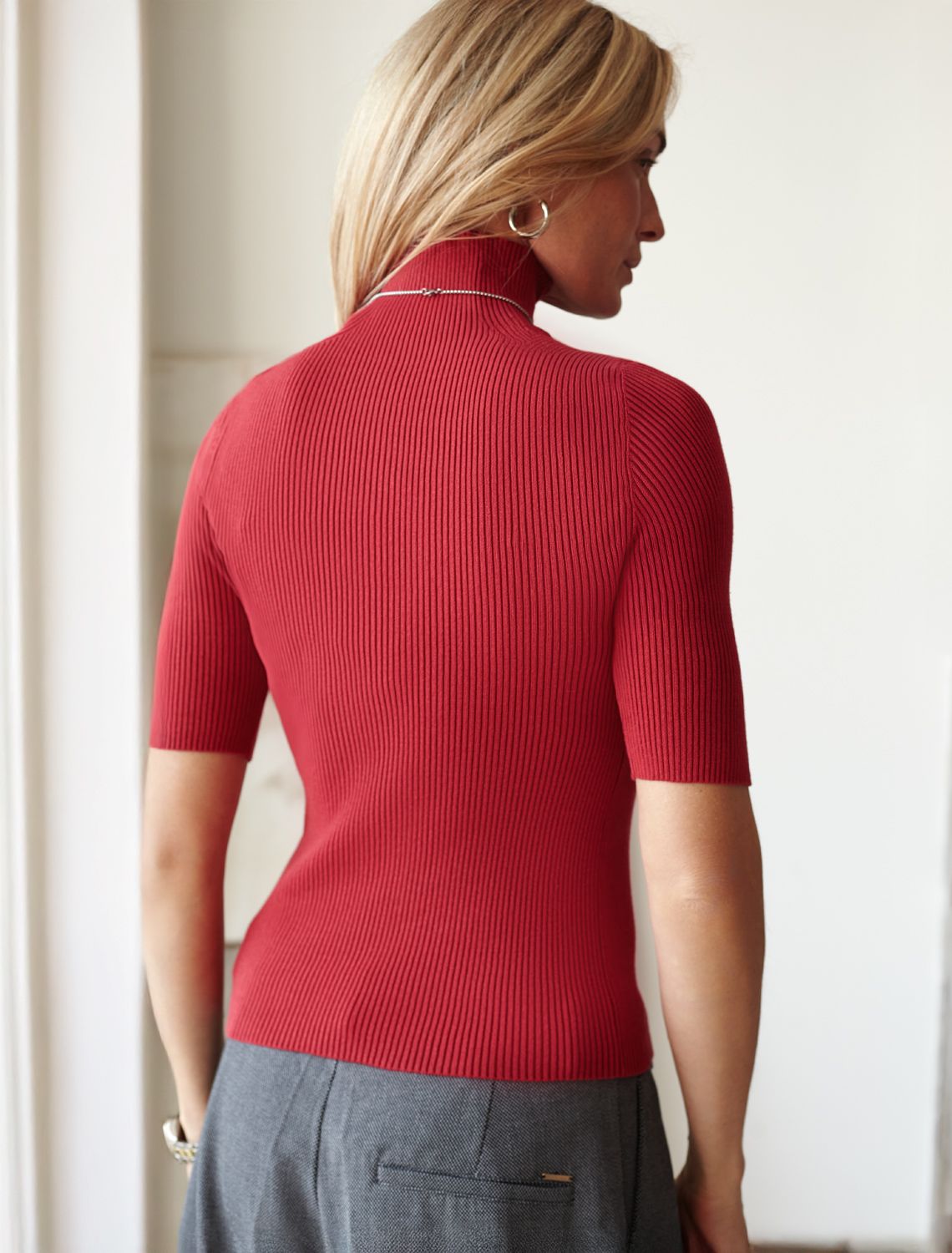 Водолазка тонкой вязки в рубчик из хлопка с нейлоном D34.198 темно-красный