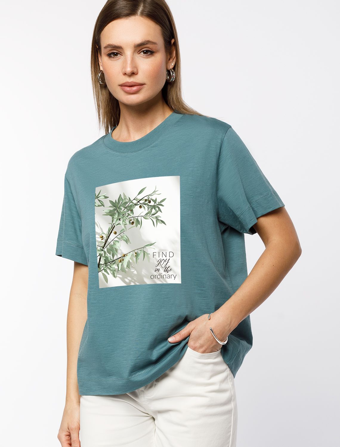 Ст.цена 1490р Футболка из фактурного полотна с авторским принтом D49.071 полынь_find joy