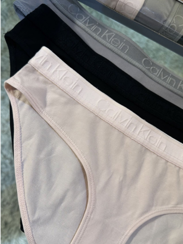 Комплект трусов CALVIN KLEIN980  3шт/кор