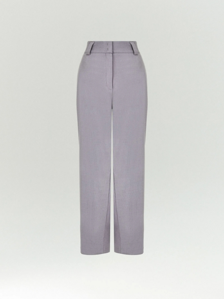 Брюки зауженного кроя ,
60% полиэстер, 37% вискоза, 3% эластан ,