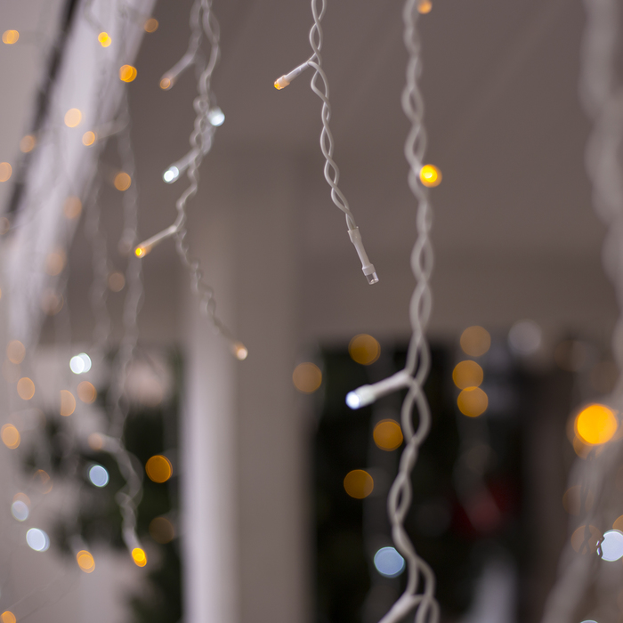 УЦЕНКА Гирлянда «Бахрома» 3 × 0.6 м, IP44, УМС, белая нить, 160 LED, свечение жёлтое, мерцание белым, 220 В