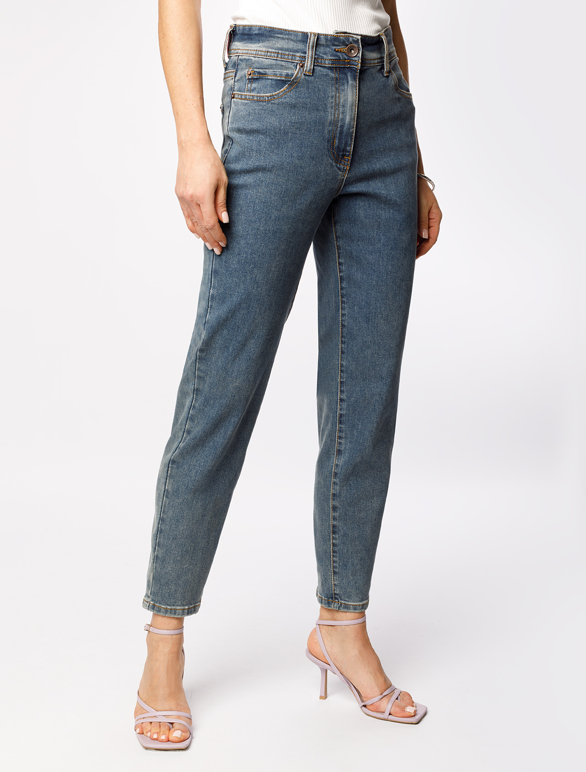 Ст.цена 2590р Джинсы mom-fit из эластичного денима D54.065 серо-голубой