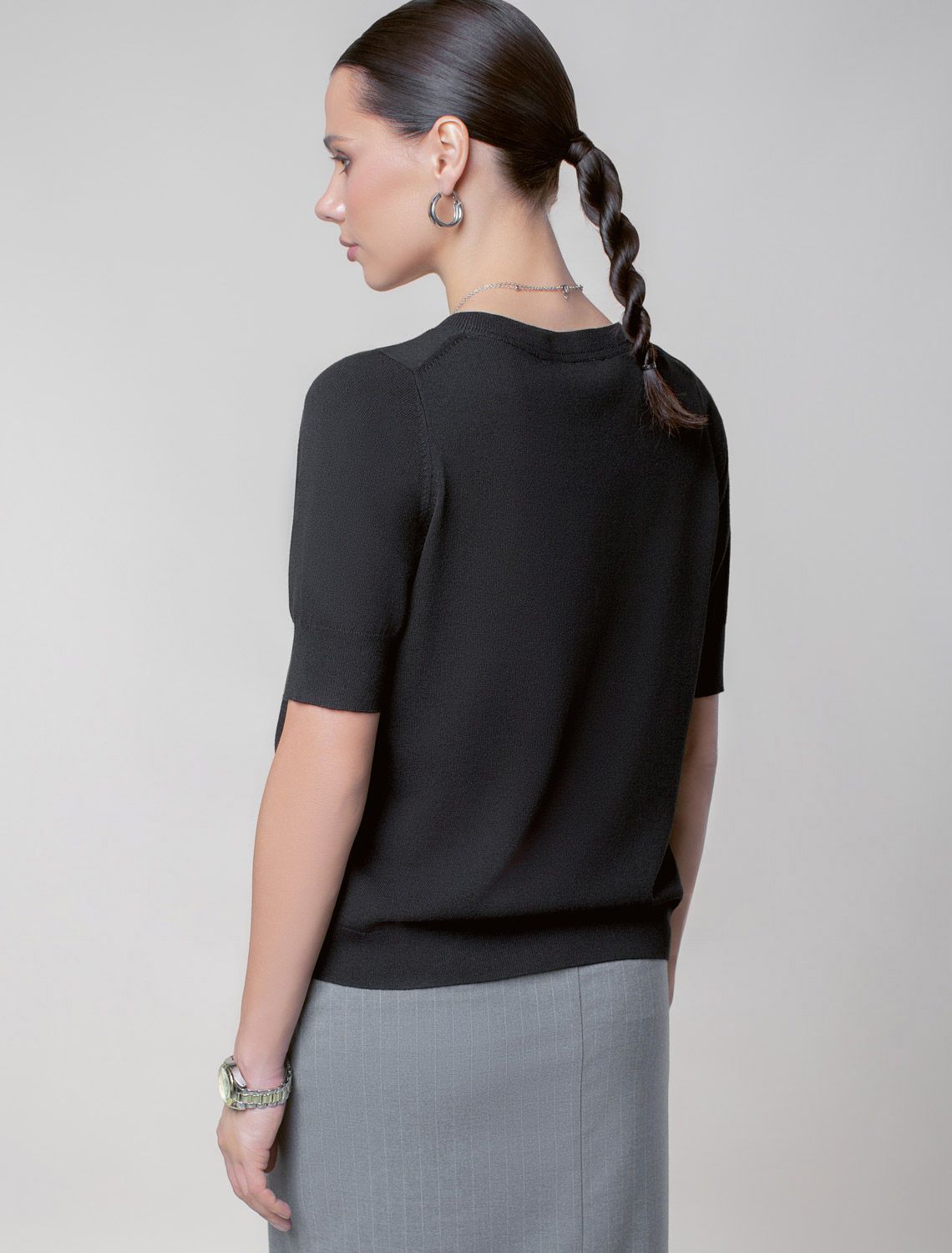 Джемпер тонкой вязки из вискозы с нейлоном D39.355 черный