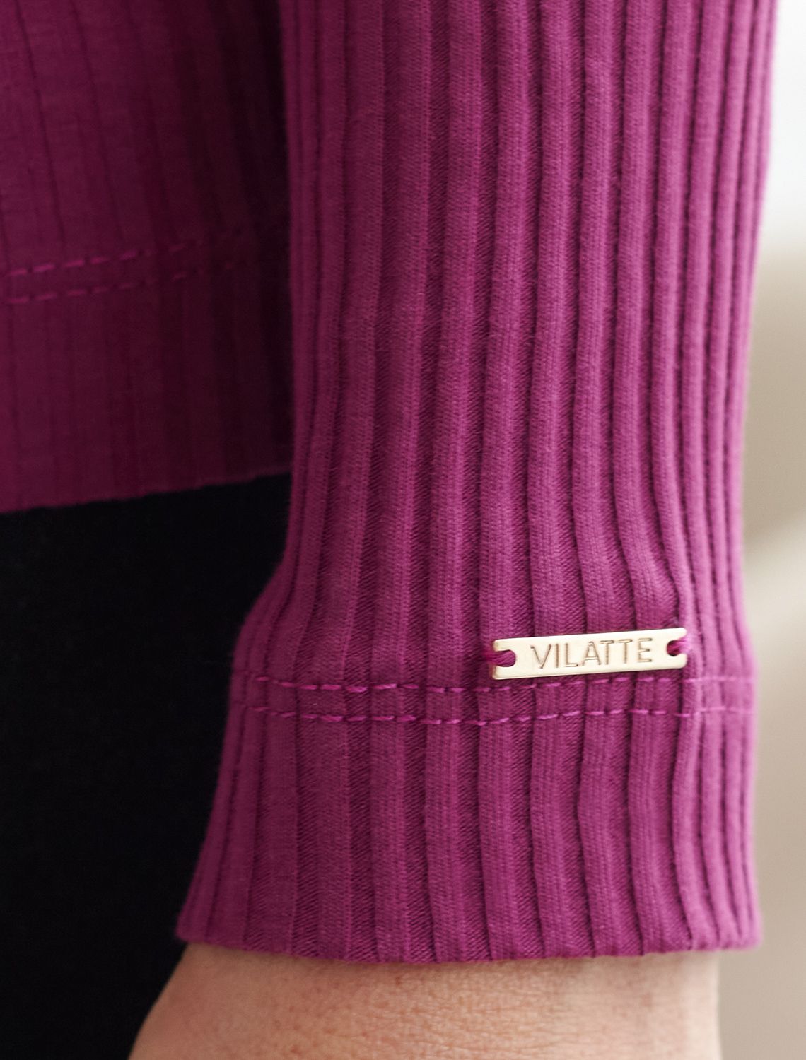 Джемпер из трикотажа в широкий рубчик D49.106 пурпурный