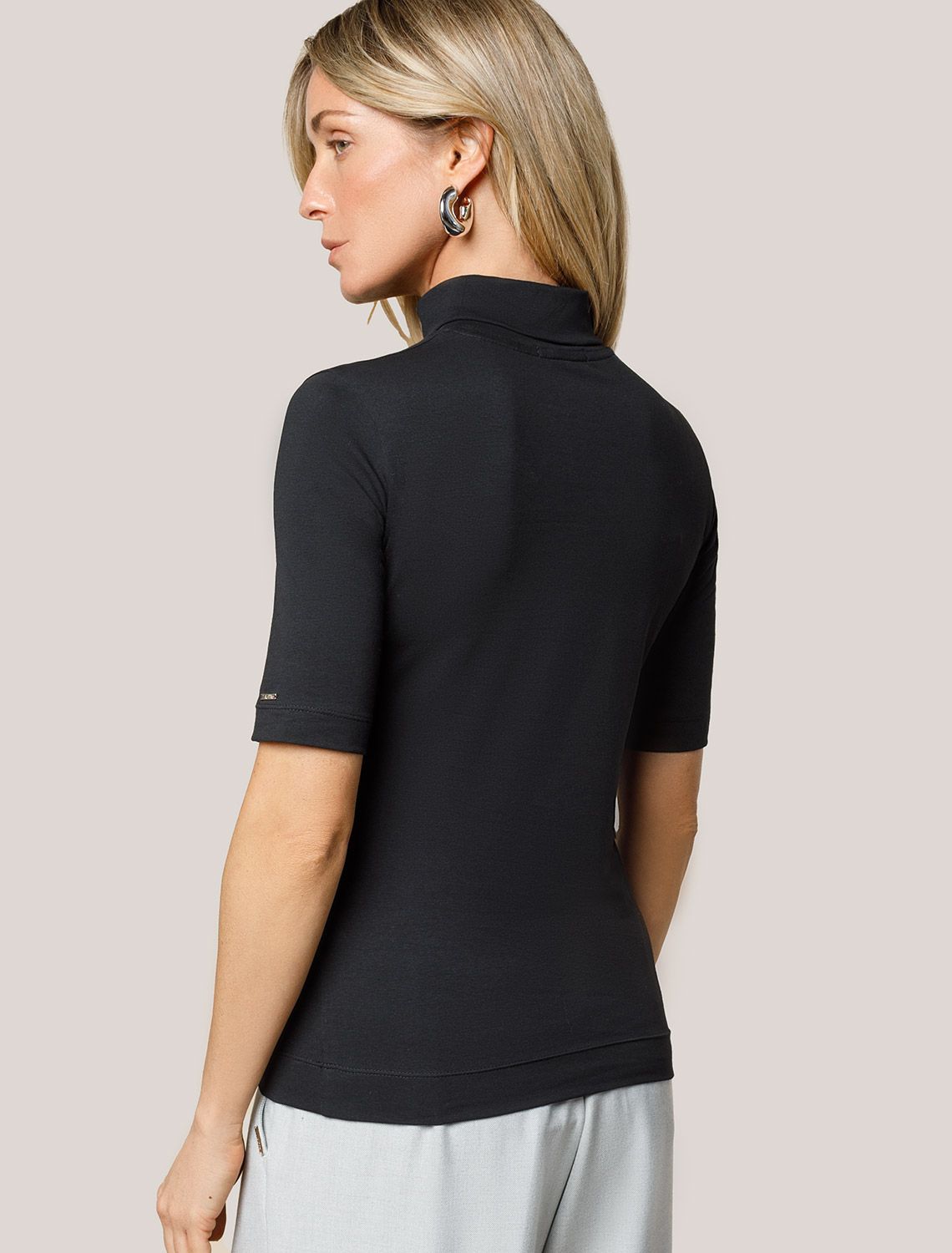 Водолазка из премиального хлопка с эластаном D49.114 черный