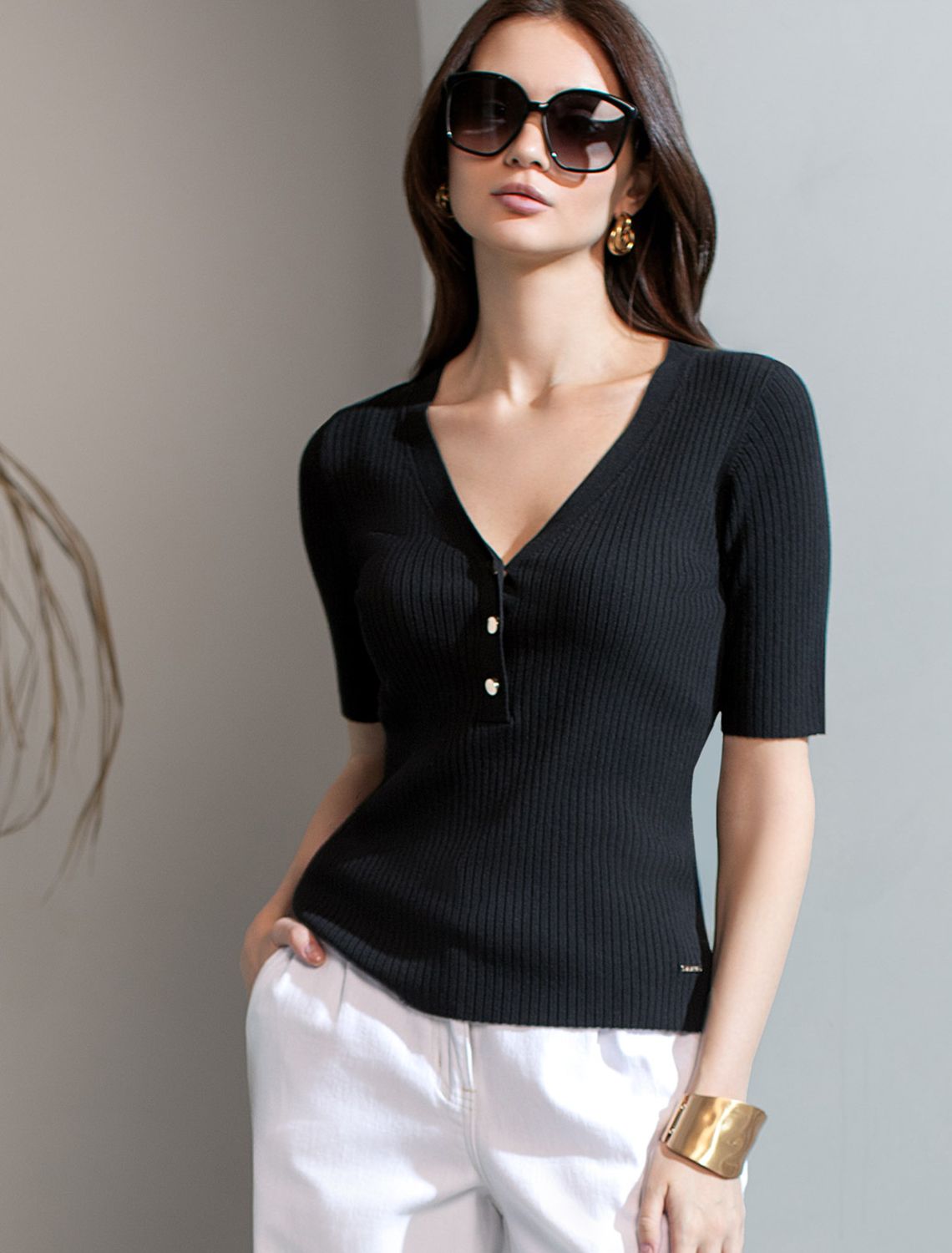 Джемпер тонкой вязки из вискозы с нейлоном D39.337 черный