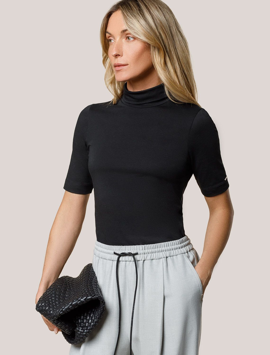 Водолазка из премиального хлопка с эластаном D49.114 черный