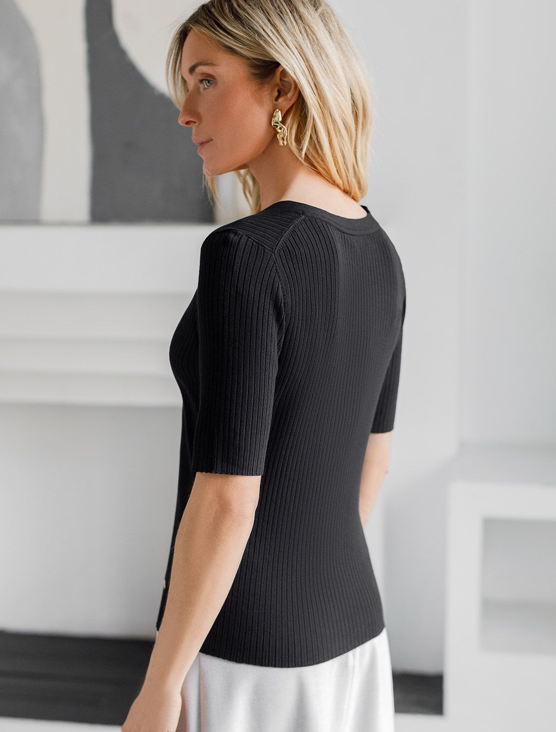 Джемпер тонкой вязки из вискозы с нейлоном D39.337 черный