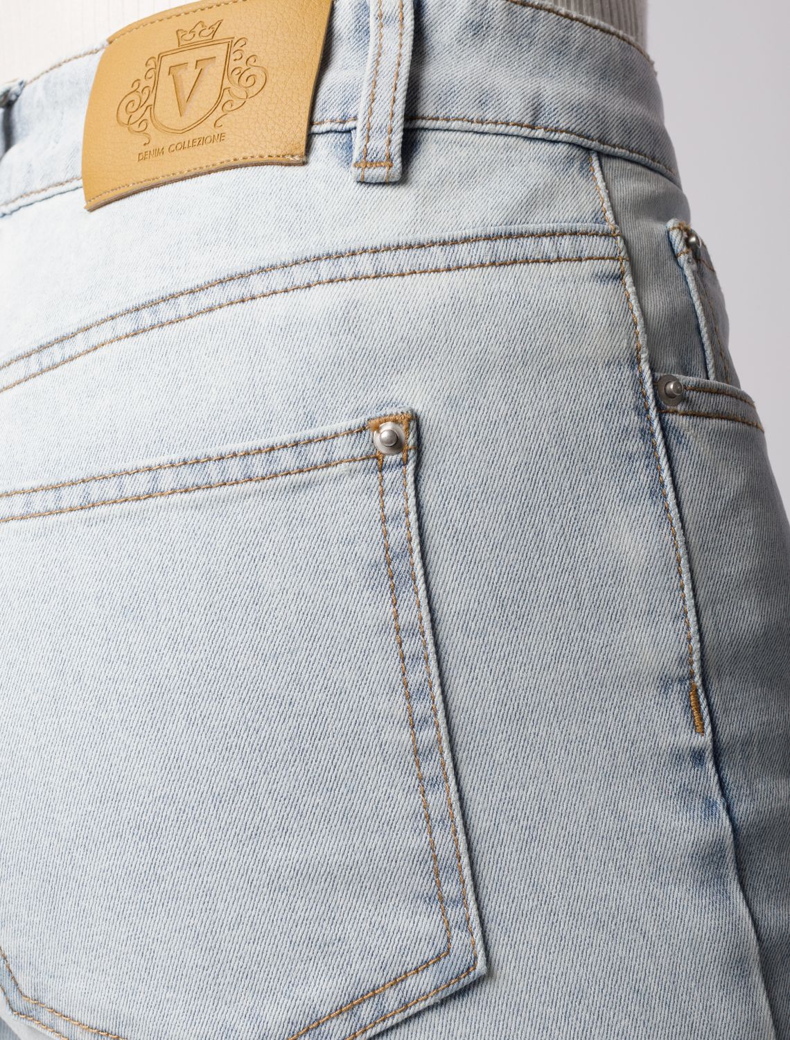 Джинсы-клеш из эластичного денима D54.261 светло-голубой