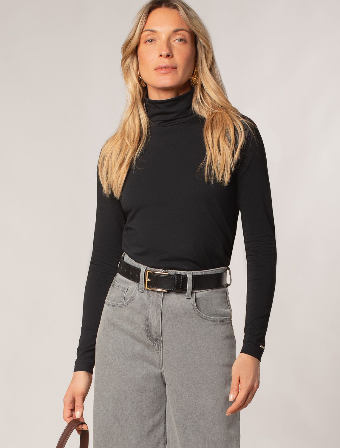 Водолазка из премиального хлопка с эластаном D49.115 черный