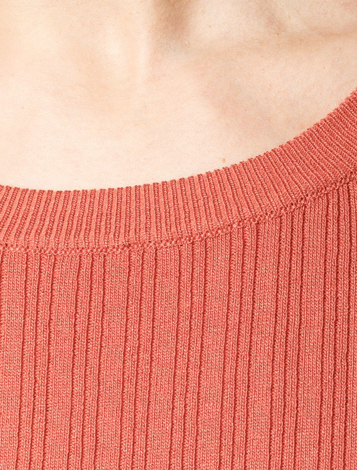 Джемпер тонкой вязки из вискозы с нейлоном D39.347 терракотовый